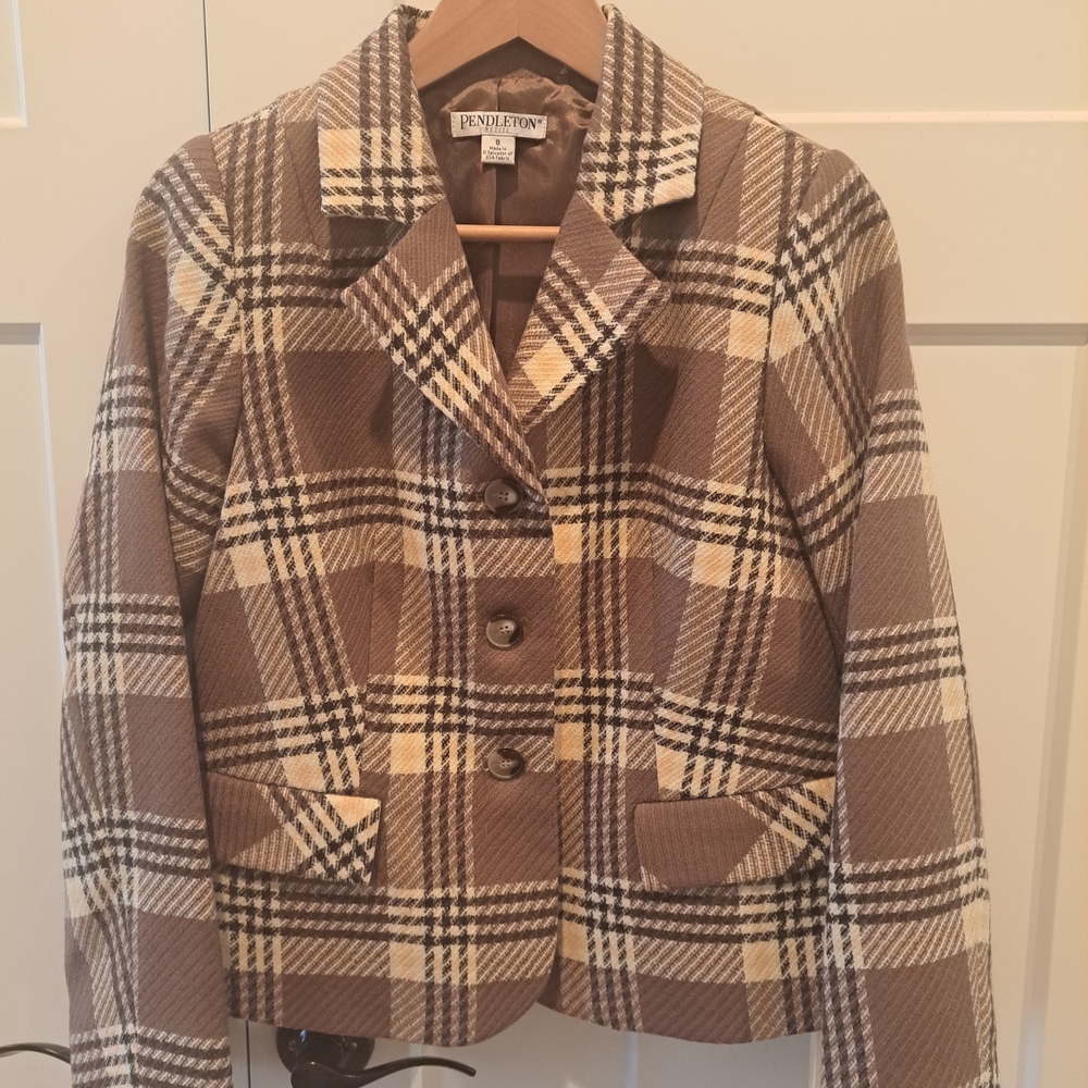 Pendleton Women's Brown Plaid Jacket - image 1